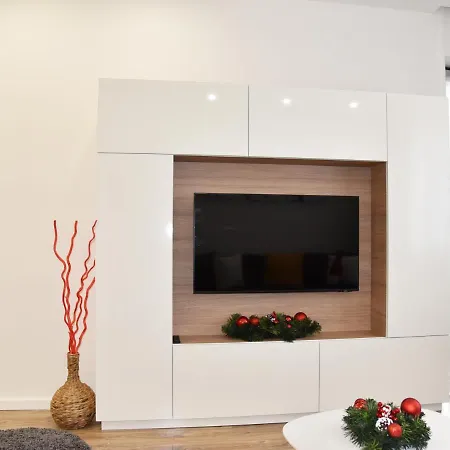 Апартамент Gardens Luxury E11