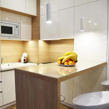 Апартамент Gardens Luxury E11 *