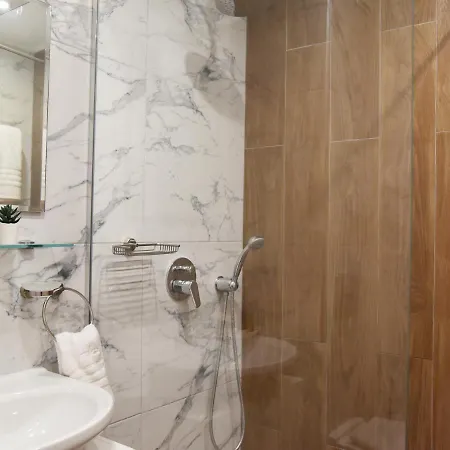 Gardens Luxury E11 Апартамент
