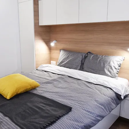 Gardens Luxury E11 Апартамент *