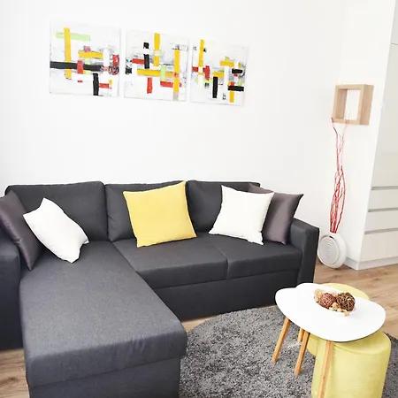 Gardens Luxury E11 Апартамент *