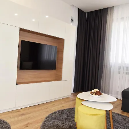 Апартамент Gardens Luxury E11