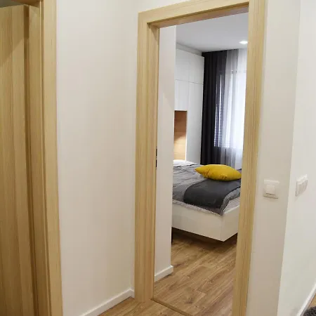 Апартамент Gardens Luxury E11